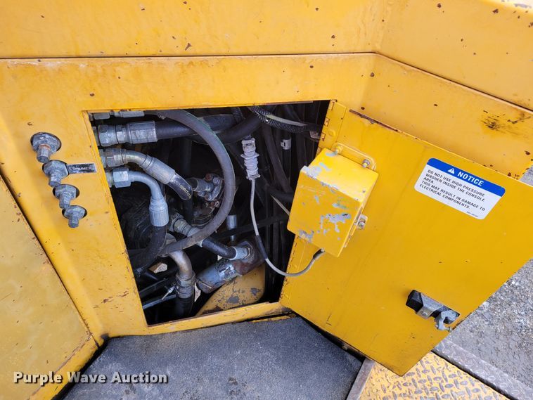 image for item DO4188 1994 Gomaco GT3600  slipform paver