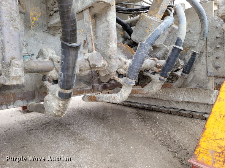 image for item DO4189 2002 Gomaco GP2600  slip form paver