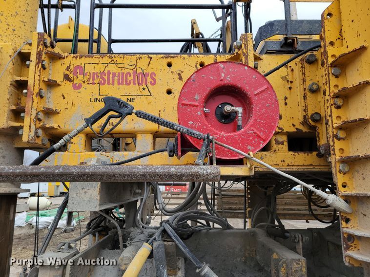 image for item DO4189 2002 Gomaco GP2600  slip form paver