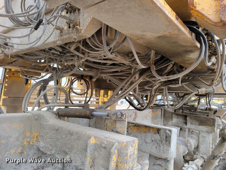 image for item DO4189 2002 Gomaco GP2600  slip form paver