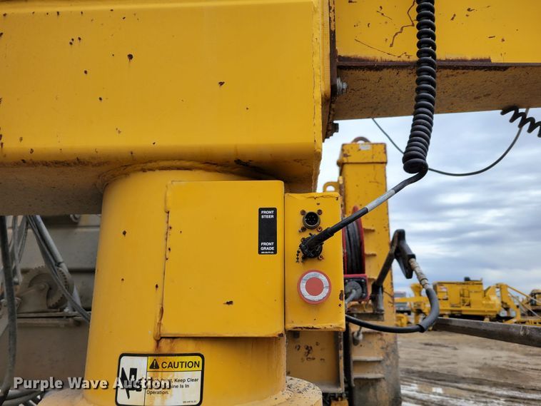 image for item DO4189 2002 Gomaco GP2600  slip form paver