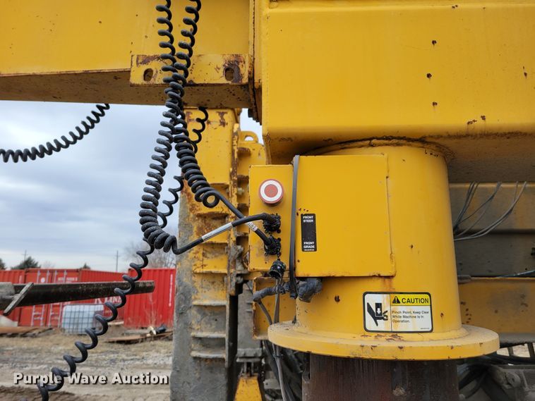 image for item DO4189 2002 Gomaco GP2600  slip form paver