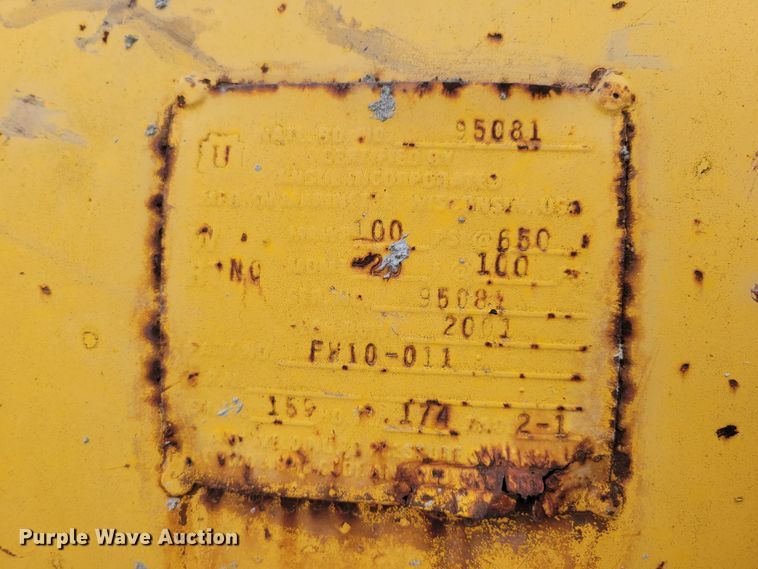 image for item DO4189 2002 Gomaco GP2600  slip form paver