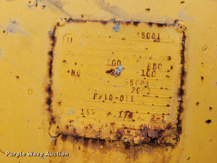 image for item DO4189 2002 Gomaco GP2600  slip form paver