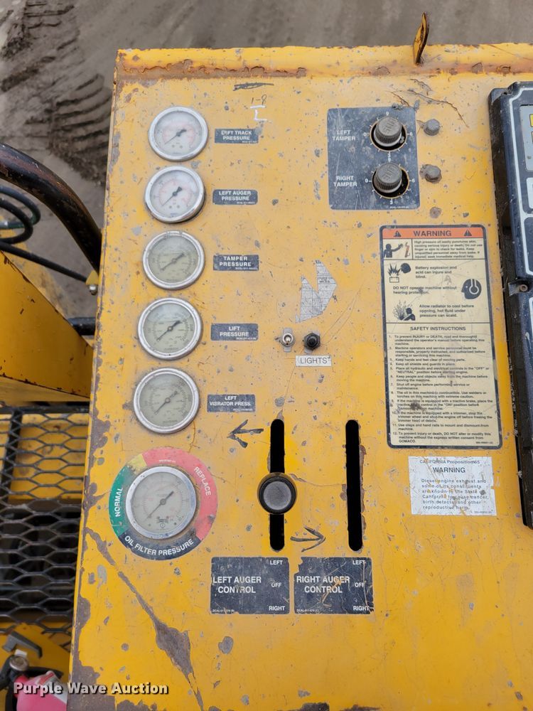 image for item DO4189 2002 Gomaco GP2600  slip form paver