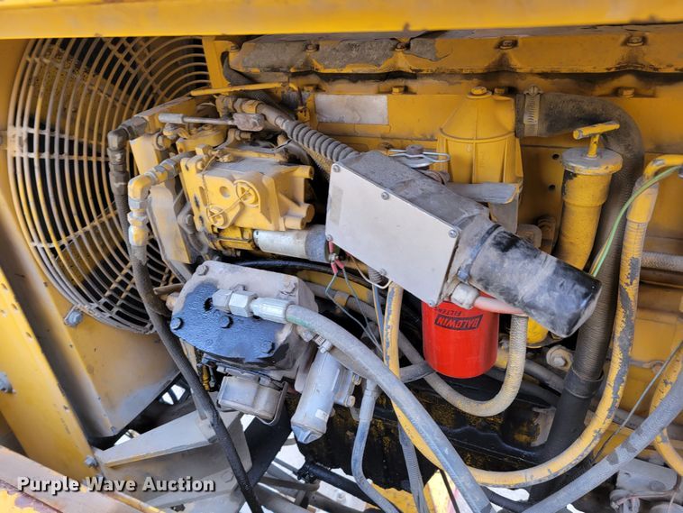 image for item DO4189 2002 Gomaco GP2600  slip form paver