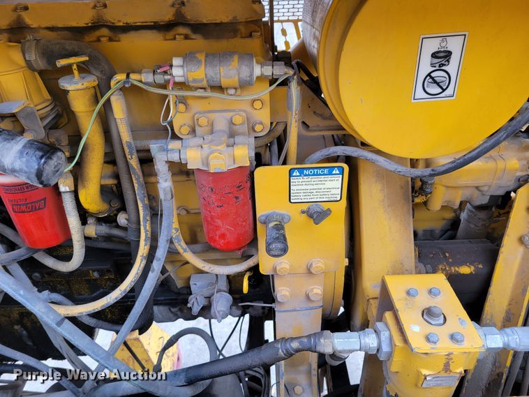 image for item DO4189 2002 Gomaco GP2600  slip form paver