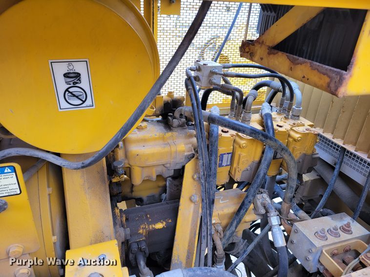 image for item DO4189 2002 Gomaco GP2600  slip form paver