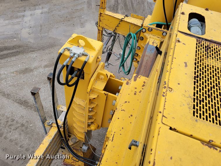 image for item DO4189 2002 Gomaco GP2600  slip form paver