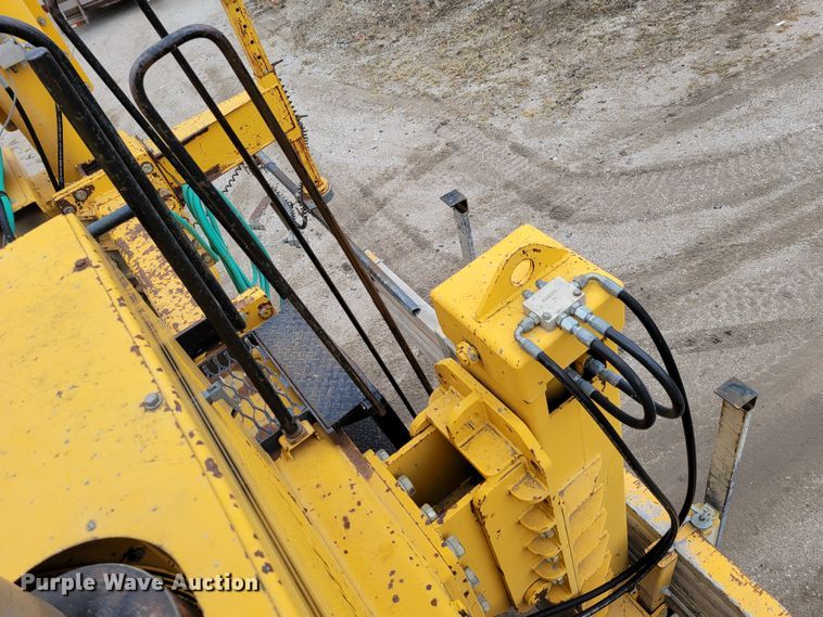 image for item DO4189 2002 Gomaco GP2600  slip form paver