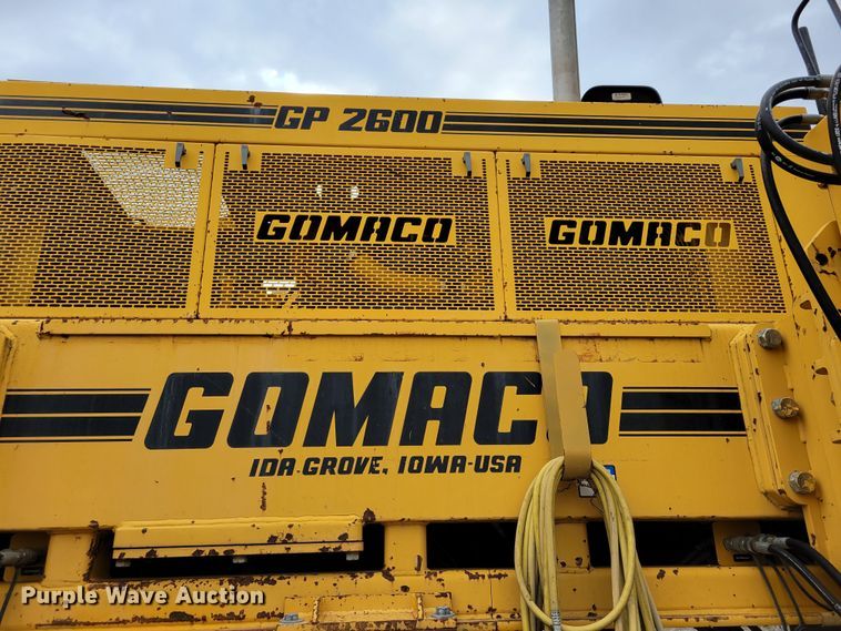 image for item DO4189 2002 Gomaco GP2600  slip form paver