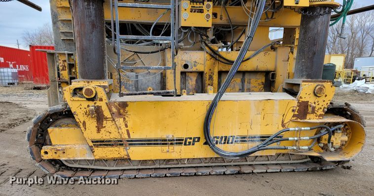 image for item DO4189 2002 Gomaco GP2600  slip form paver