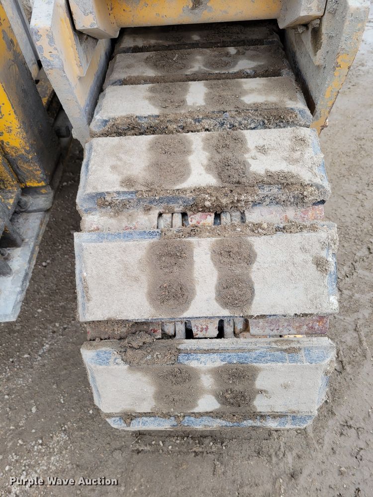 image for item DO4189 2002 Gomaco GP2600  slip form paver