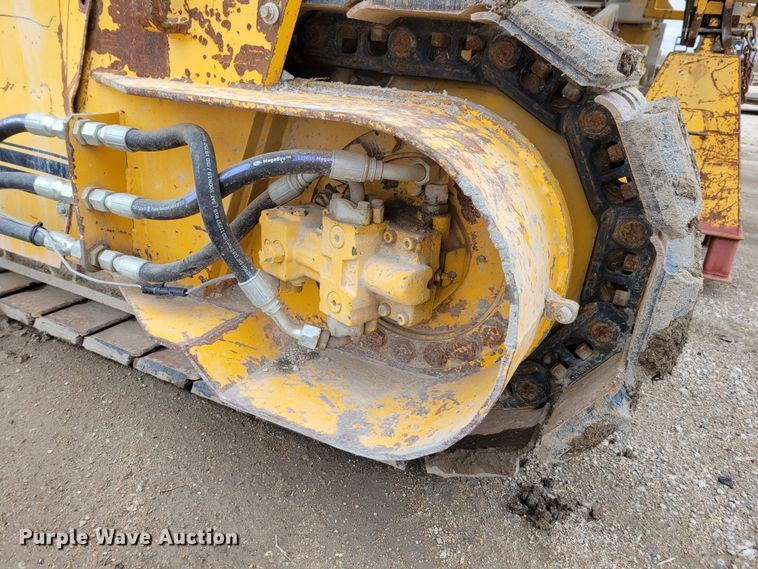 image for item DO4189 2002 Gomaco GP2600  slip form paver