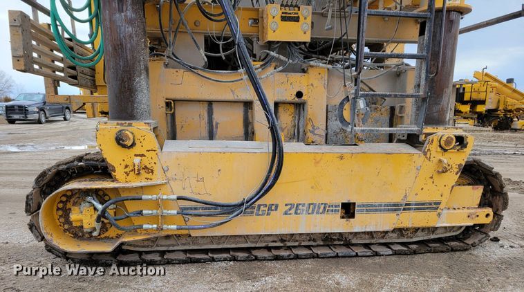 image for item DO4189 2002 Gomaco GP2600  slip form paver