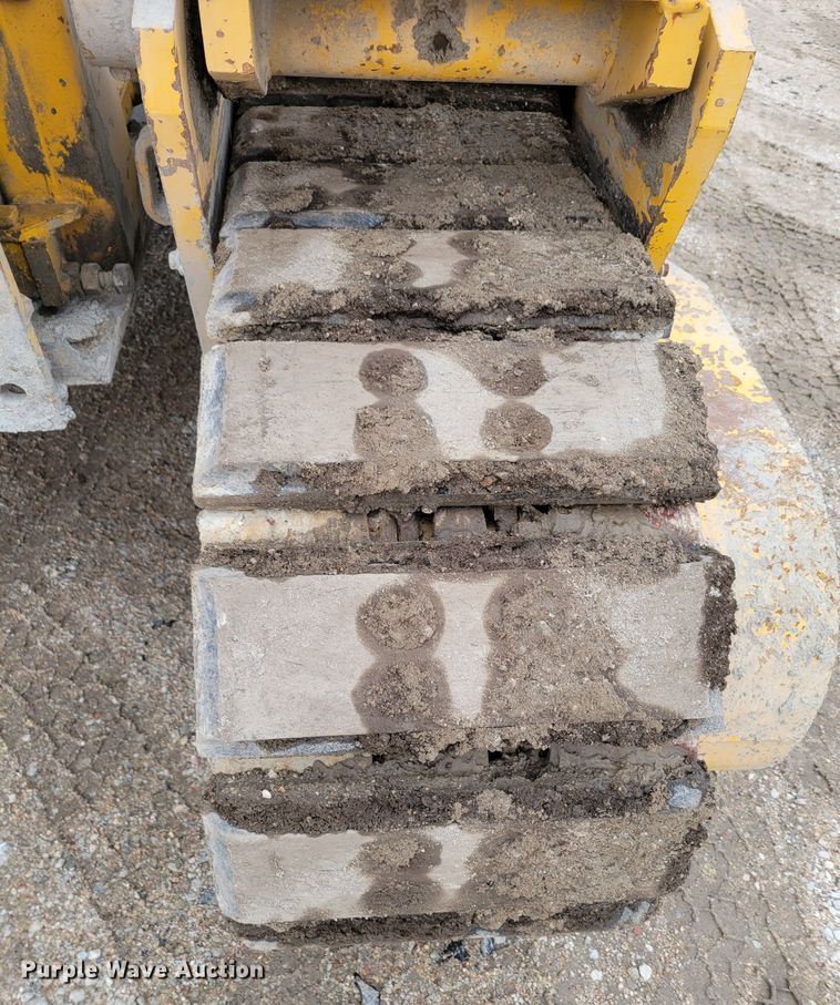 image for item DO4189 2002 Gomaco GP2600  slip form paver