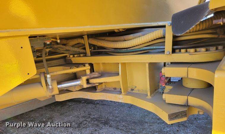 image for item DO4202 2010 Caterpillar CB-54  double drum vibratory roller