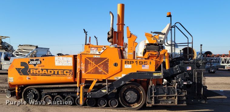 image for item DO4203 2009 Roadtec RP195  paver