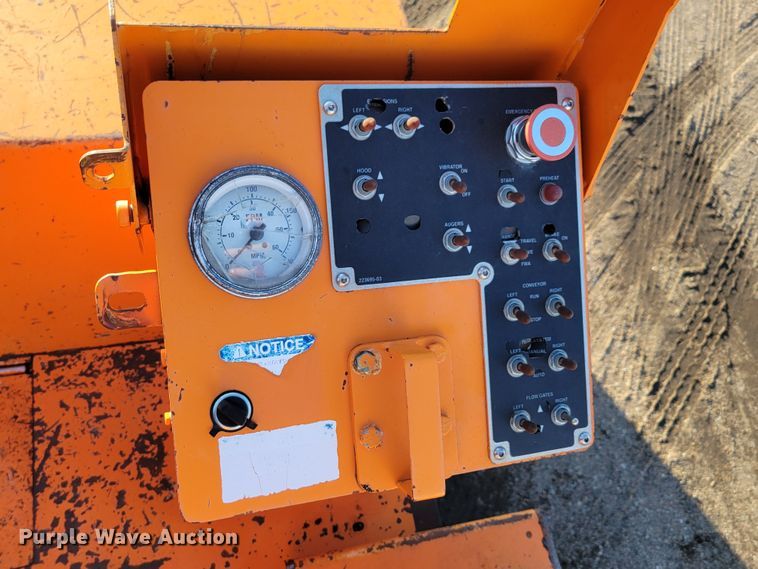 image for item DO4203 2009 Roadtec RP195  paver