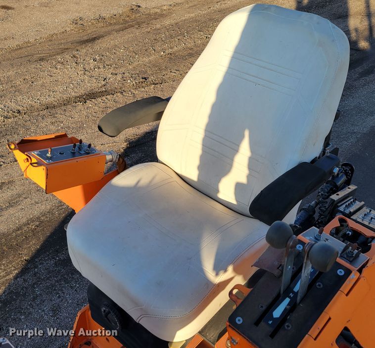 image for item DO4203 2009 Roadtec RP195  paver