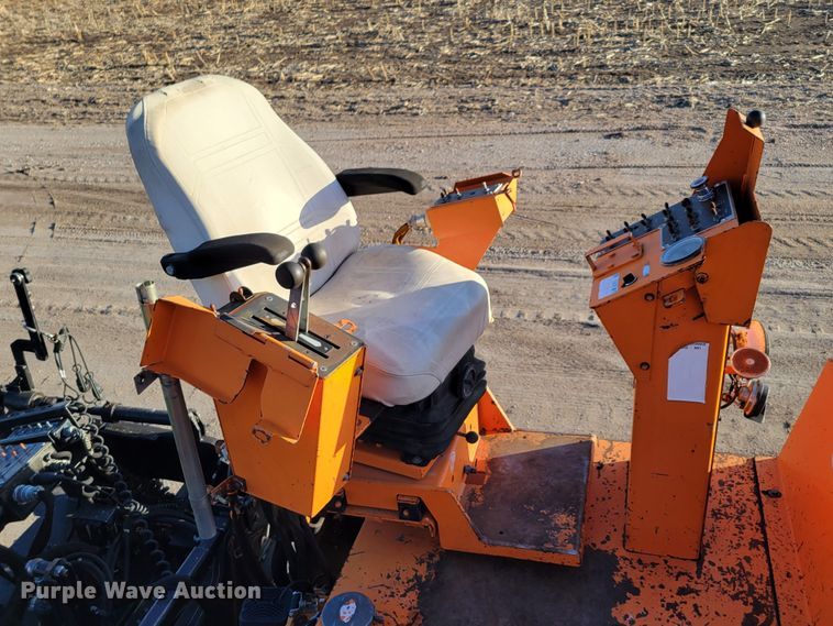 image for item DO4203 2009 Roadtec RP195  paver