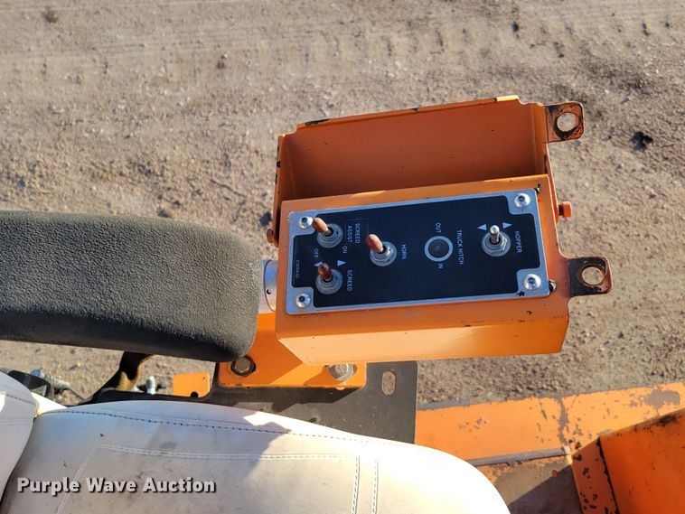 image for item DO4203 2009 Roadtec RP195  paver