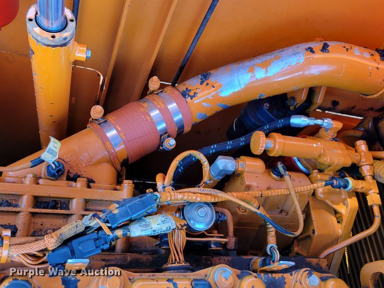 image for item DO4203 2009 Roadtec RP195  paver