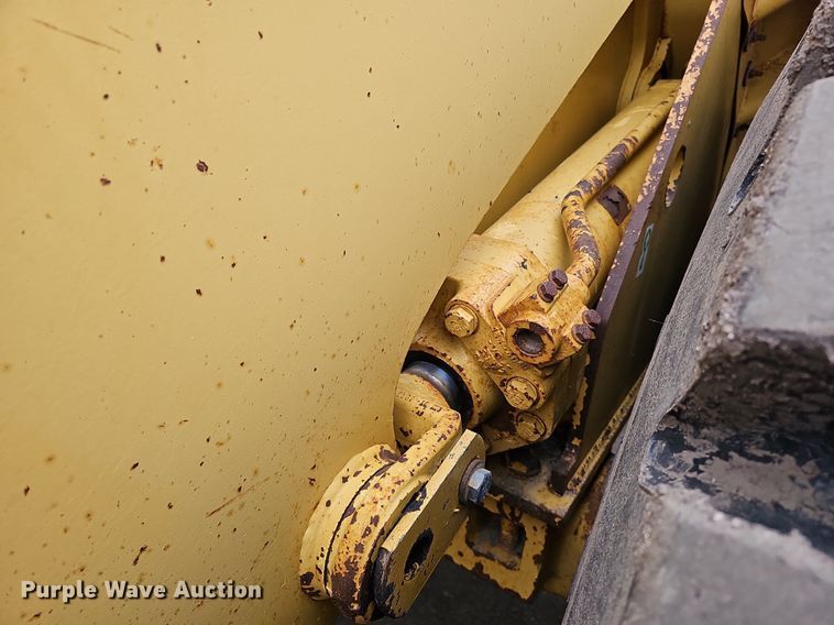 image for item DO4204 Caterpillar 966G  wheel loader