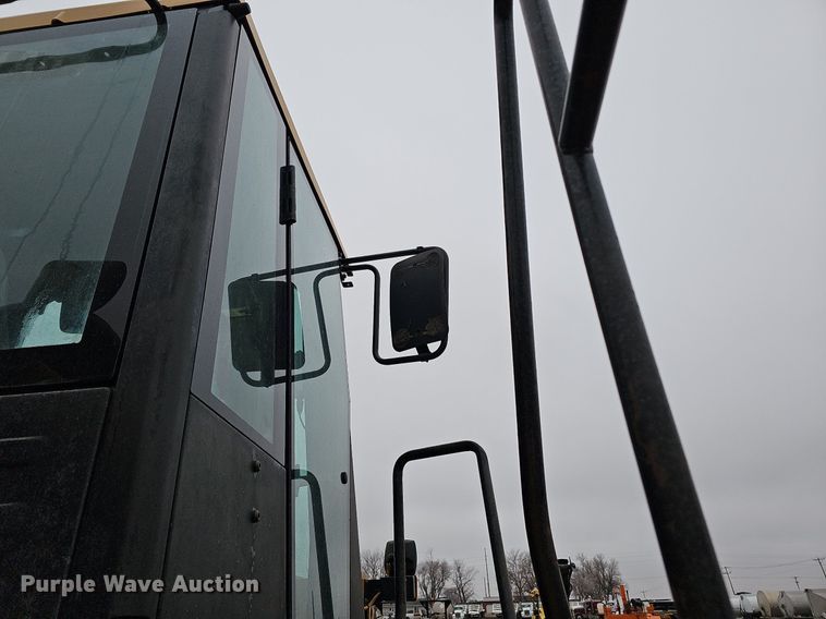 image for item DO4204 Caterpillar 966G  wheel loader