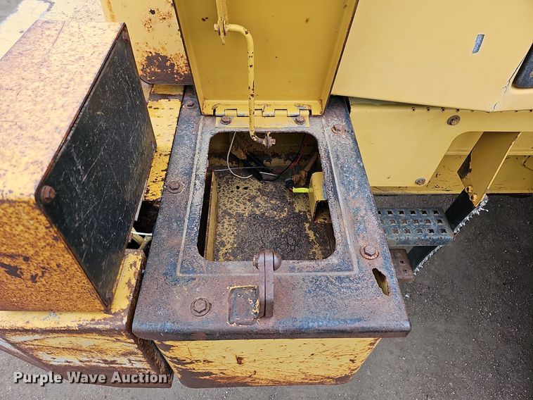 image for item DO4204 Caterpillar 966G  wheel loader