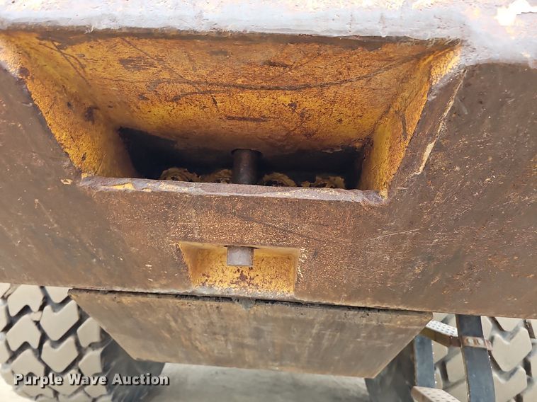 image for item DO4204 Caterpillar 966G  wheel loader