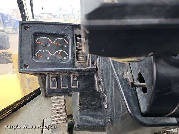 image for item DO4204 Caterpillar 966G  wheel loader