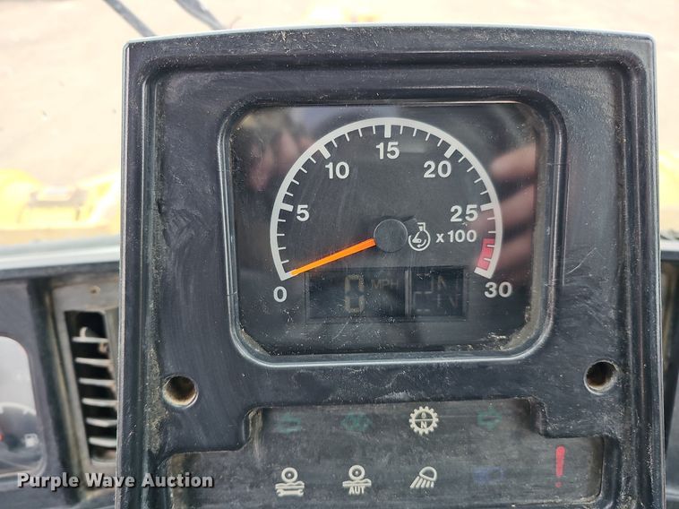 image for item DO4204 Caterpillar 966G  wheel loader