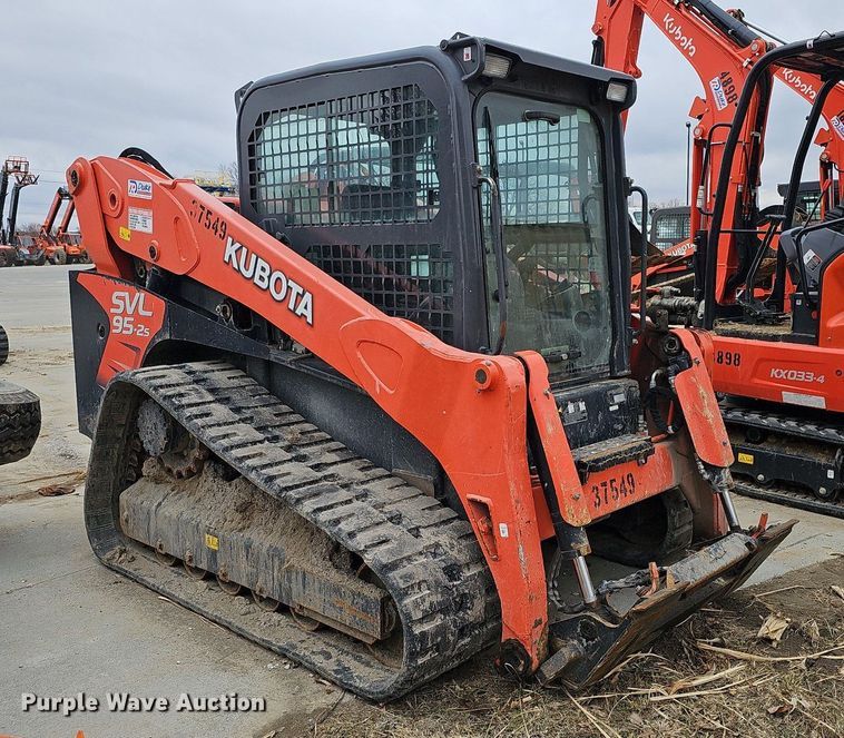 image for item DO4205 2018 Kubota SVL95-2S  tracked skid steer loader