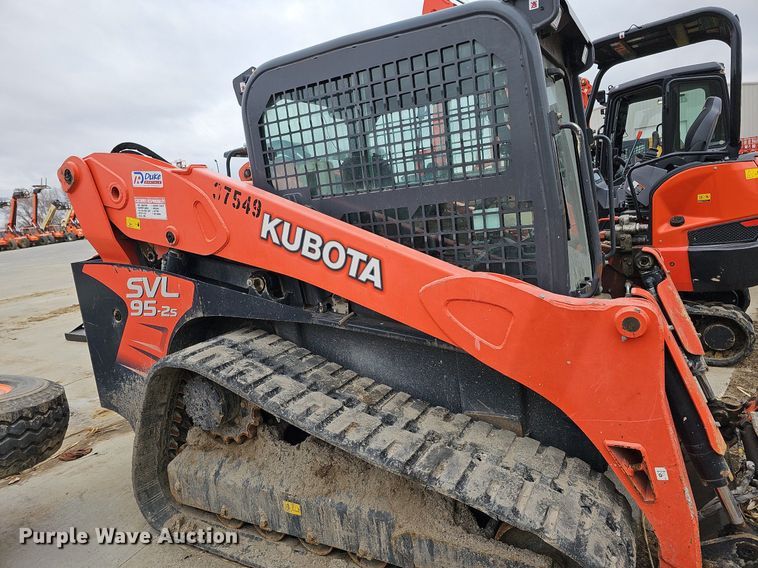 image for item DO4205 2018 Kubota SVL95-2S  tracked skid steer loader