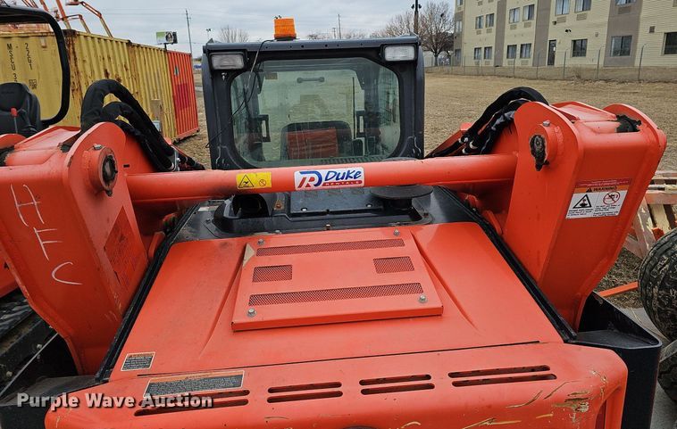 image for item DO4205 2018 Kubota SVL95-2S  tracked skid steer loader