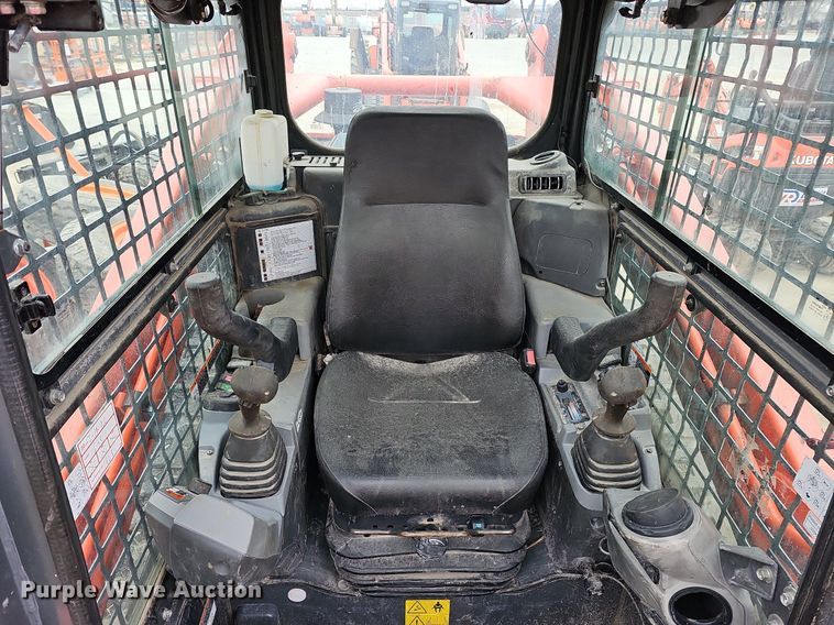 image for item DO4205 2018 Kubota SVL95-2S  tracked skid steer loader