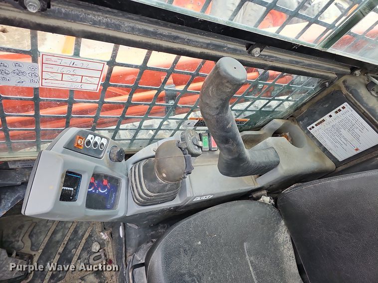 image for item DO4205 2018 Kubota SVL95-2S  tracked skid steer loader