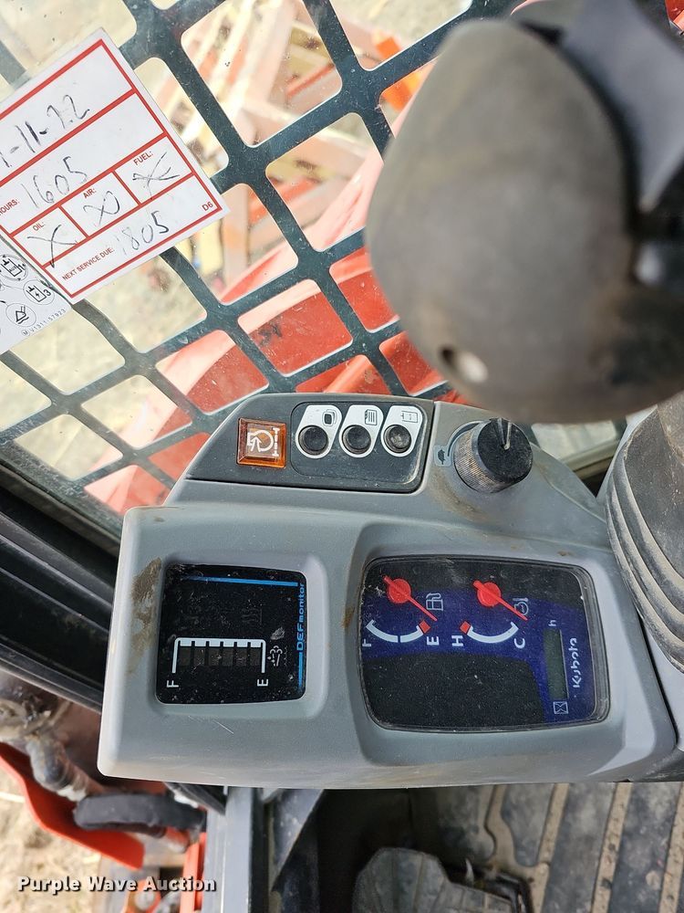 image for item DO4205 2018 Kubota SVL95-2S  tracked skid steer loader