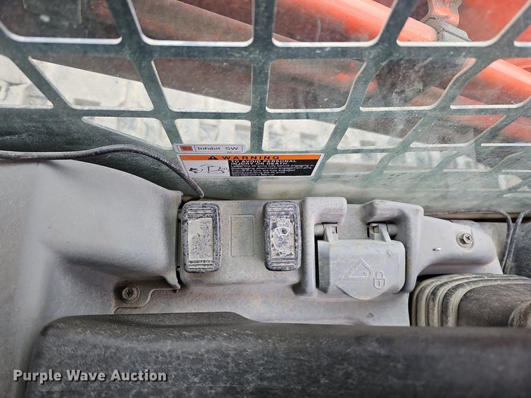 image for item DO4205 2018 Kubota SVL95-2S  tracked skid steer loader