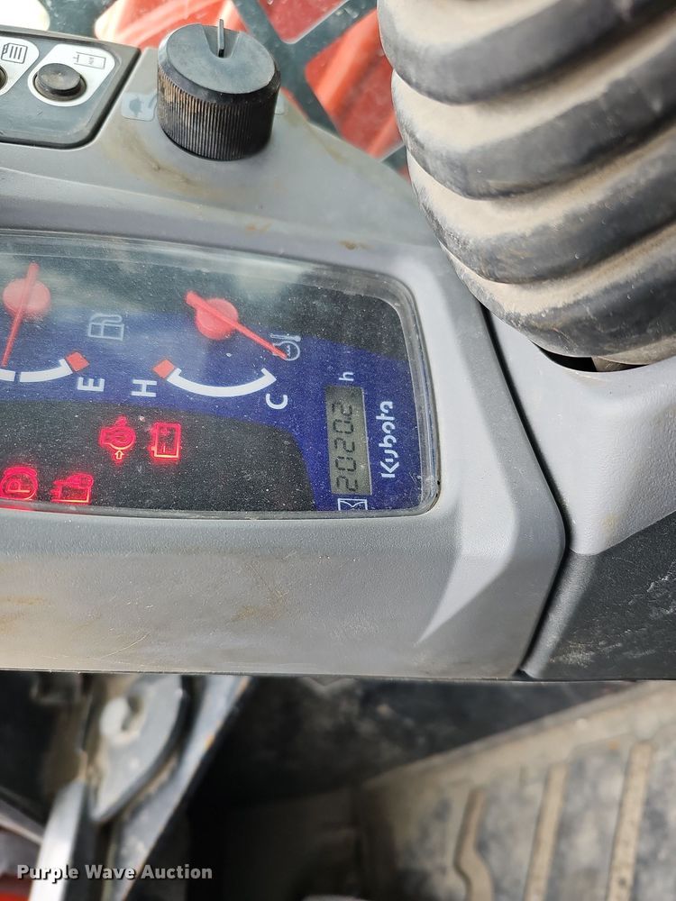 image for item DO4205 2018 Kubota SVL95-2S  tracked skid steer loader