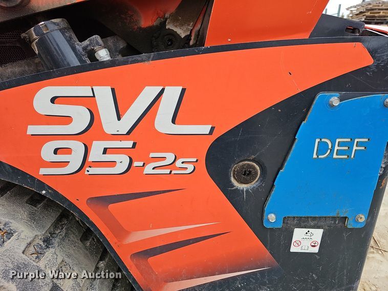 image for item DO4205 2018 Kubota SVL95-2S  tracked skid steer loader