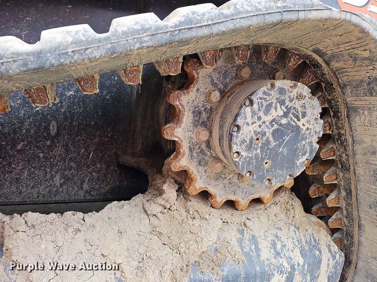 image for item DO4205 2018 Kubota SVL95-2S  tracked skid steer loader