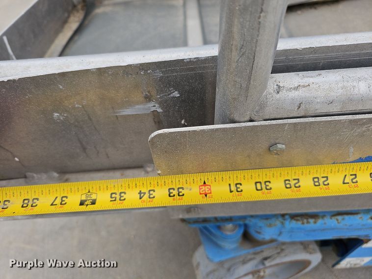 image for item DO4206 2013 Genie GR20  scissor lift