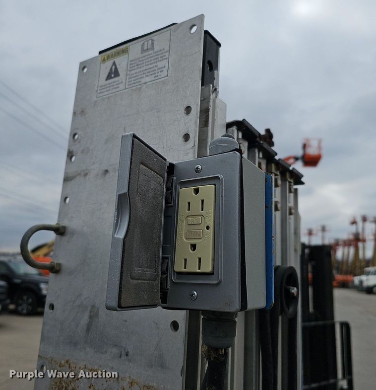 image for item DO4206 2013 Genie GR20  scissor lift