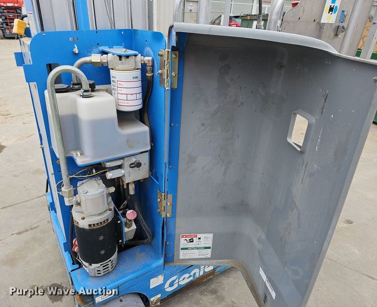 image for item DO4206 2013 Genie GR20  scissor lift