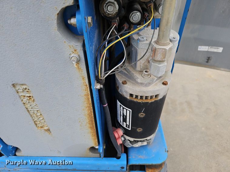 image for item DO4206 2013 Genie GR20  scissor lift