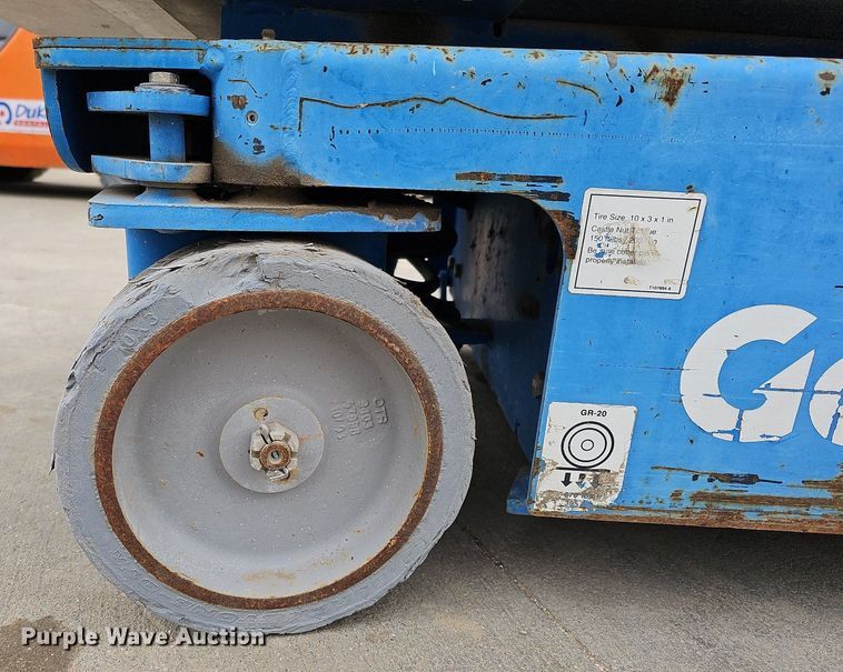image for item DO4206 2013 Genie GR20  scissor lift
