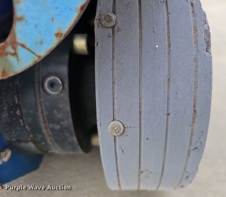 image for item DO4206 2013 Genie GR20  scissor lift