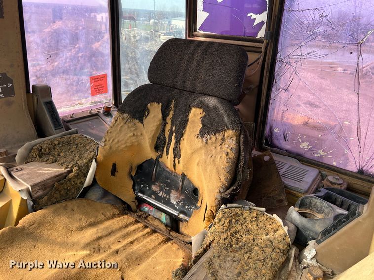 image for item DP0035 1989 Caterpillar 943  track loader